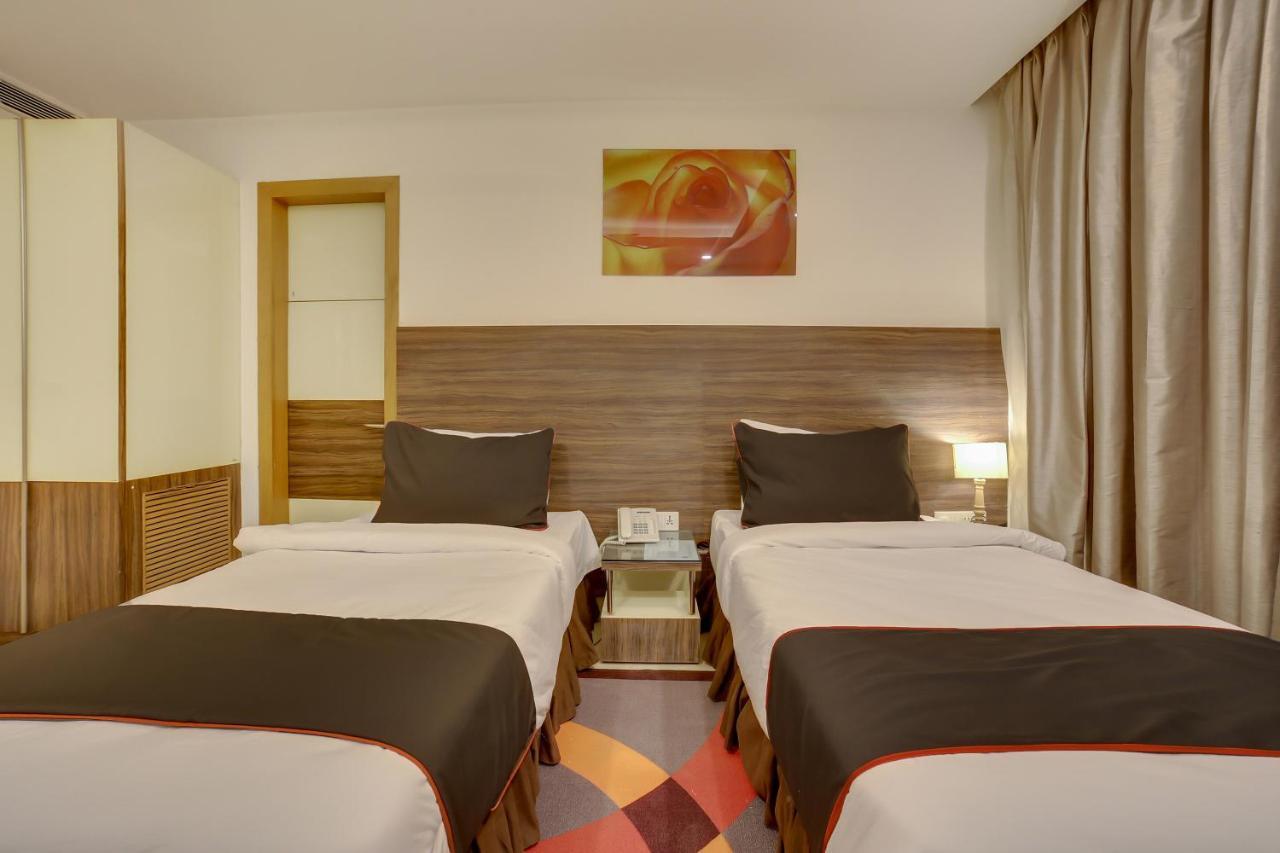 Hotel Townhouse Oak Safdarjung Nuova Delhi Esterno foto